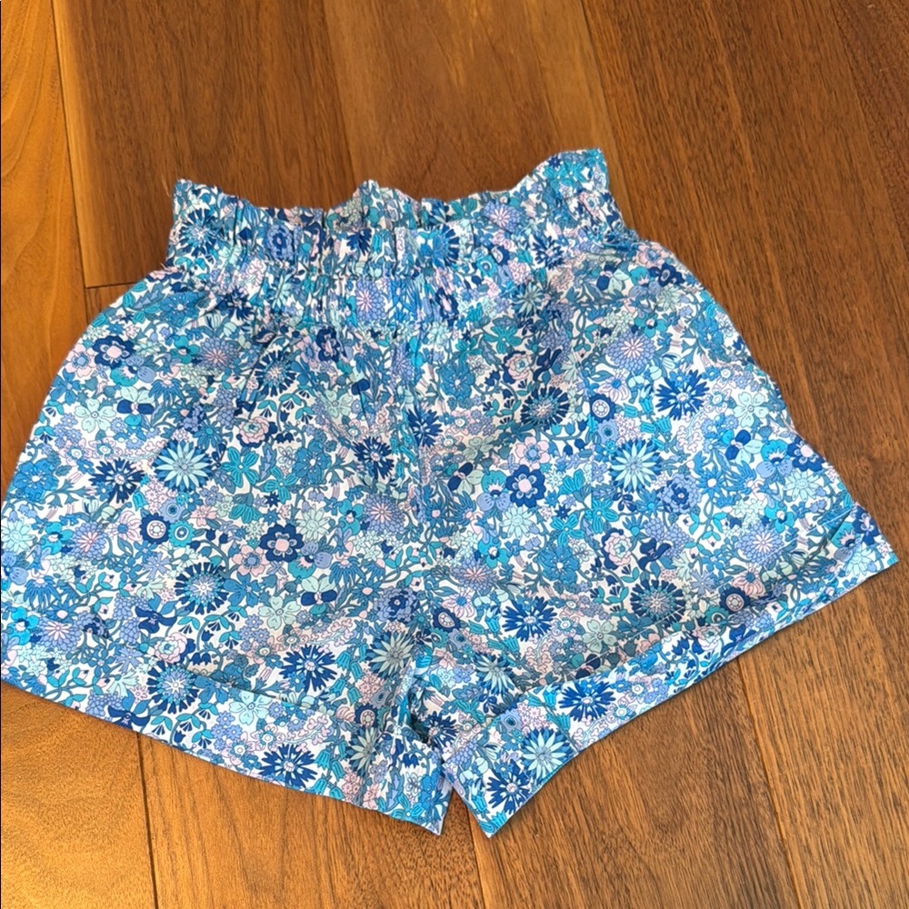 Jacadi Liberty cotton shorts- size 6- perfect condition. Pull on waist, pockets.